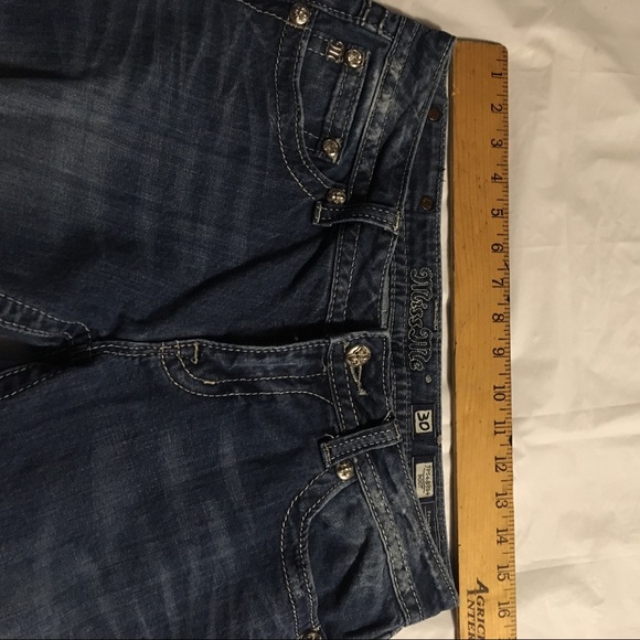 3/$50 Miss Me Bootcut Jeans Size 30 - Picture 4 of 8